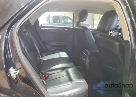 2009 Chrysler 300 Touring z USA, uszkodzony, nr VIN 2C3KA53V49H635097